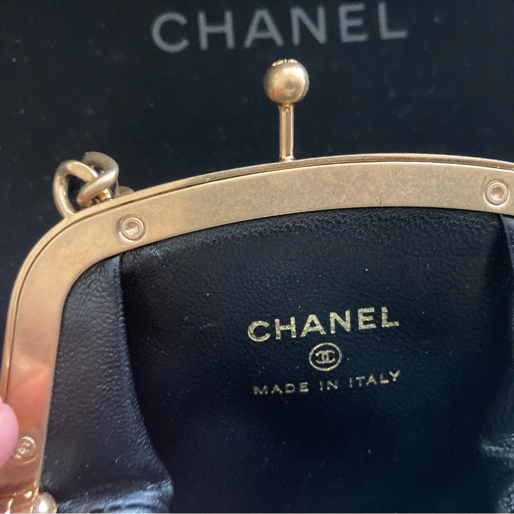 Rare, Unique Brand New Never Used Chanel Bag!!With 3 moveable adjustable purses! - Picture 10 of 12